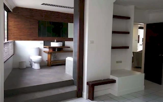 Penthouse Apartment Front Building Main Bathroom For Sale 